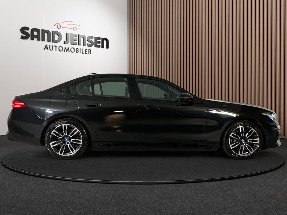 BMW i5 eDrive40 M-Sport 4d