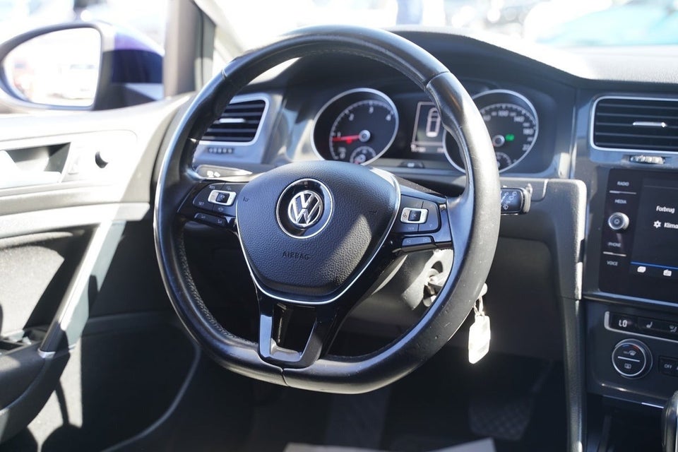 VW Golf VII 2,0 TDi 150 Comfortline Connect Variant DSG Van 5d