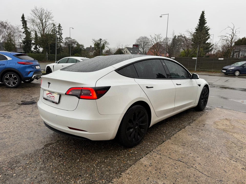 Tesla Model 3 Standard Range+ RWD 4d