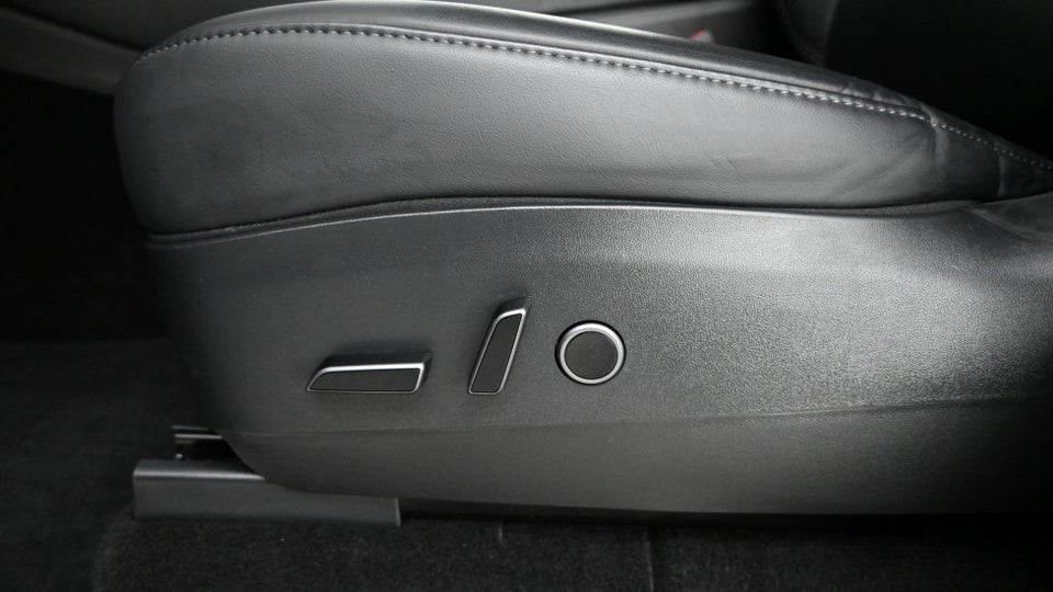 Tesla Model Y Long Range AWD 5d