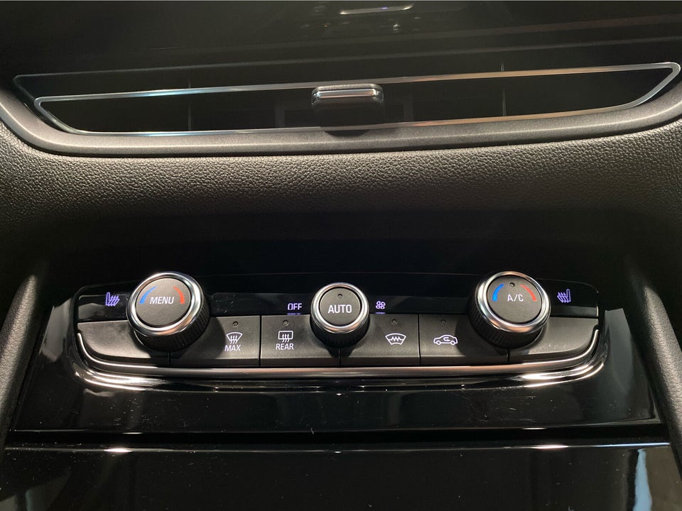 Opel Grandland 1,6 Hybrid Ultimate aut. 5d