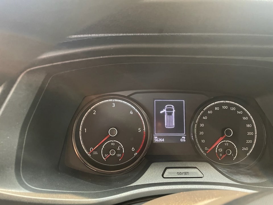 VW Transporter 2,0 TDi 110 Kassevogn kort