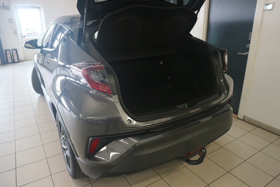 Toyota C-HR 1,8 Hybrid Premium Selected CVT 5d