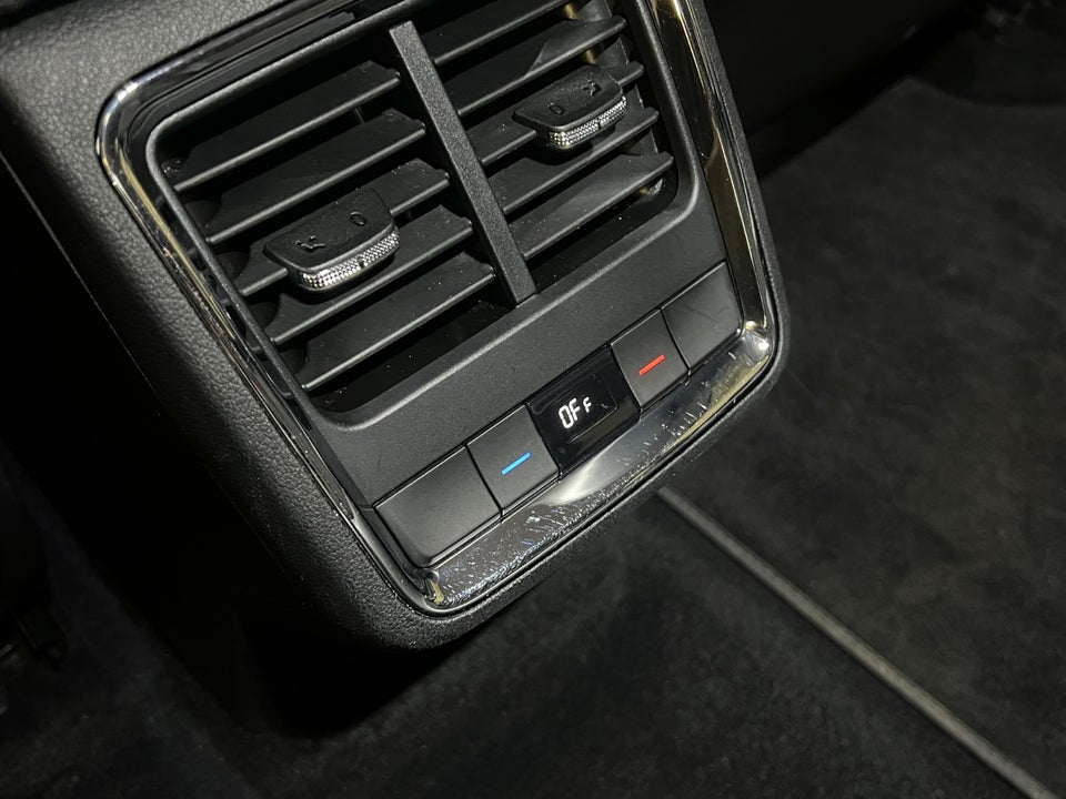 Skoda Enyaq 80 iV Loft 5d