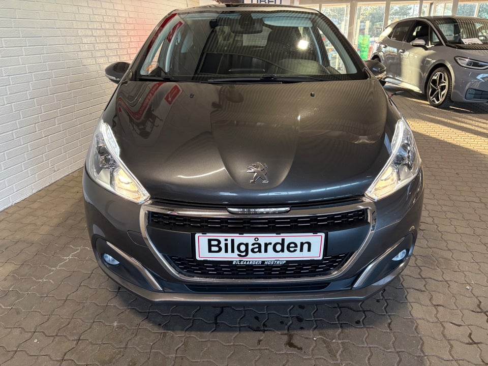 Peugeot 208 1,5 BlueHDi 100 Signature Sky 5d