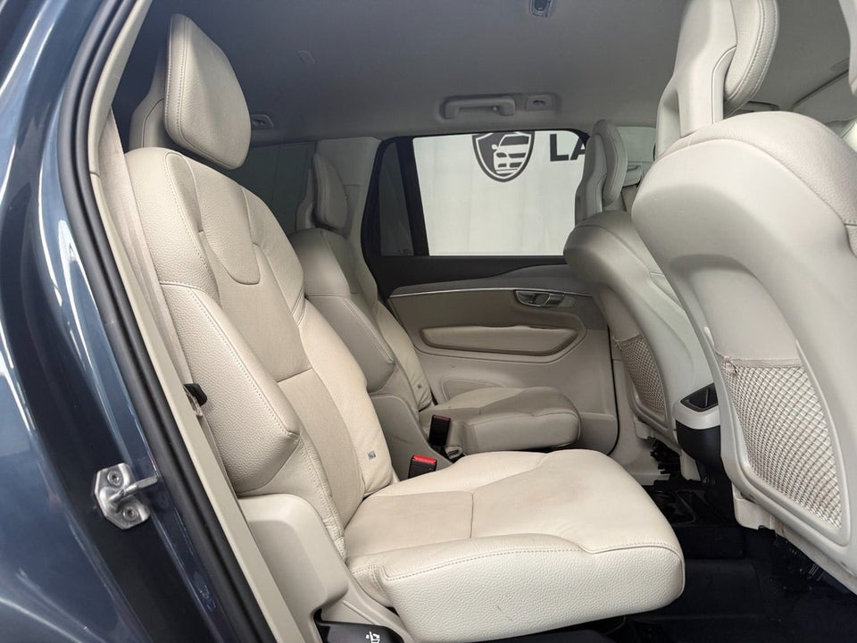 Volvo XC90 2,0 B5 235 Momentum aut. AWD 6prs 5d