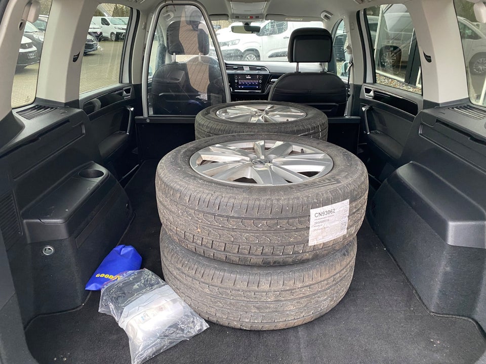 VW Touran 2,0 TDi 150 Highline+ DSG Van 5d