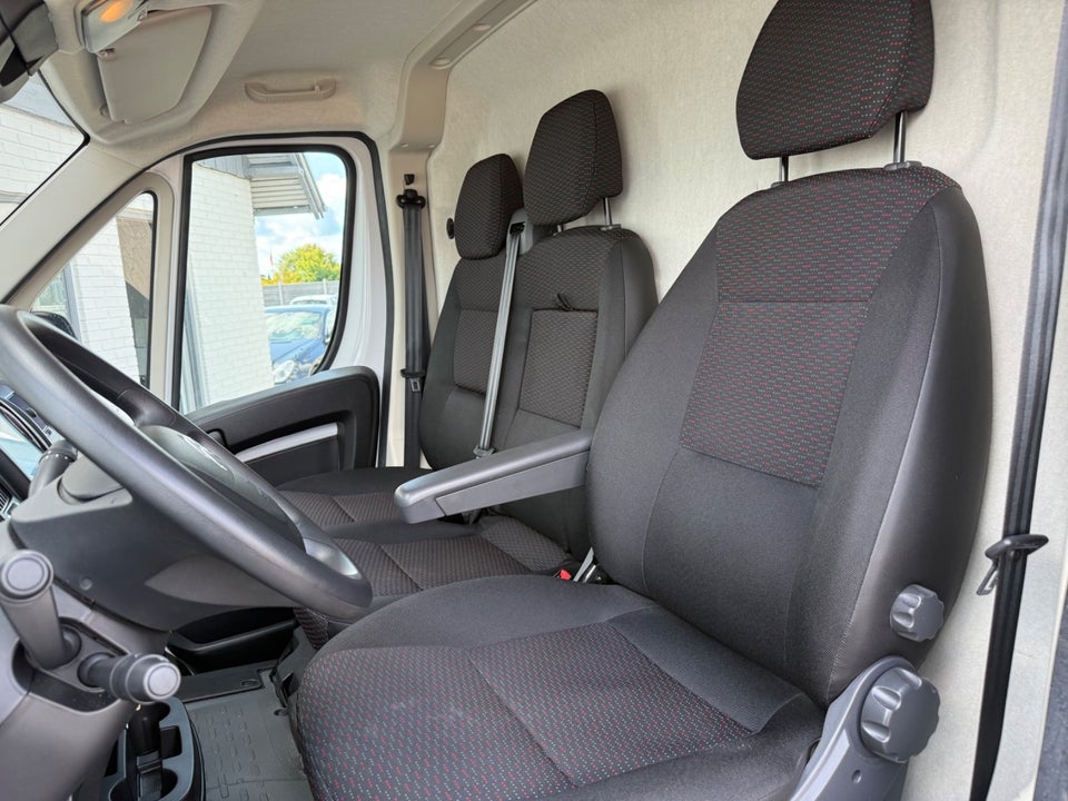 Citroën Jumper 33 2,2 BlueHDi 140 L2H2 FlexLine