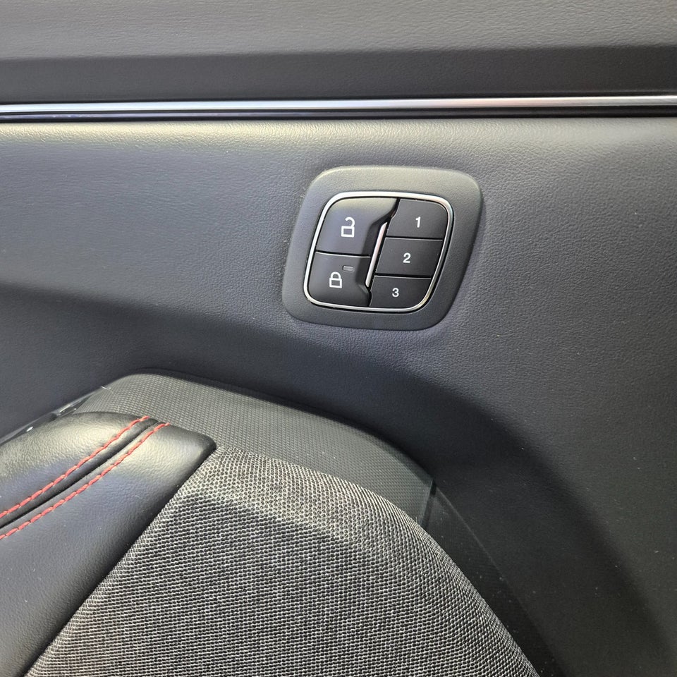 Ford Mustang Mach-E 98 Premium Extended Range AWD 5d