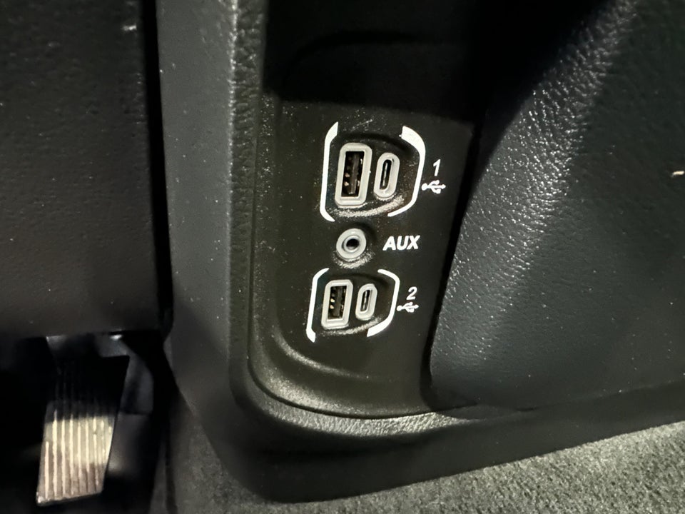 Dodge RAM 1500 5,7 V8 Hemi Big Horn Night aut. 4d