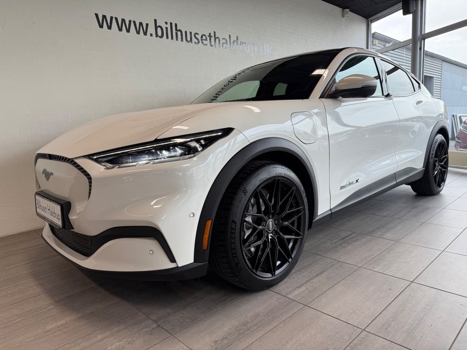 Ford Mustang Mach-E 98 Extended Range 5d