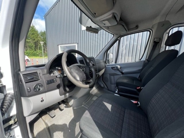 Mercedes Sprinter 516 2,2 CDi R2 Mandskabsvogn m/lad 4d