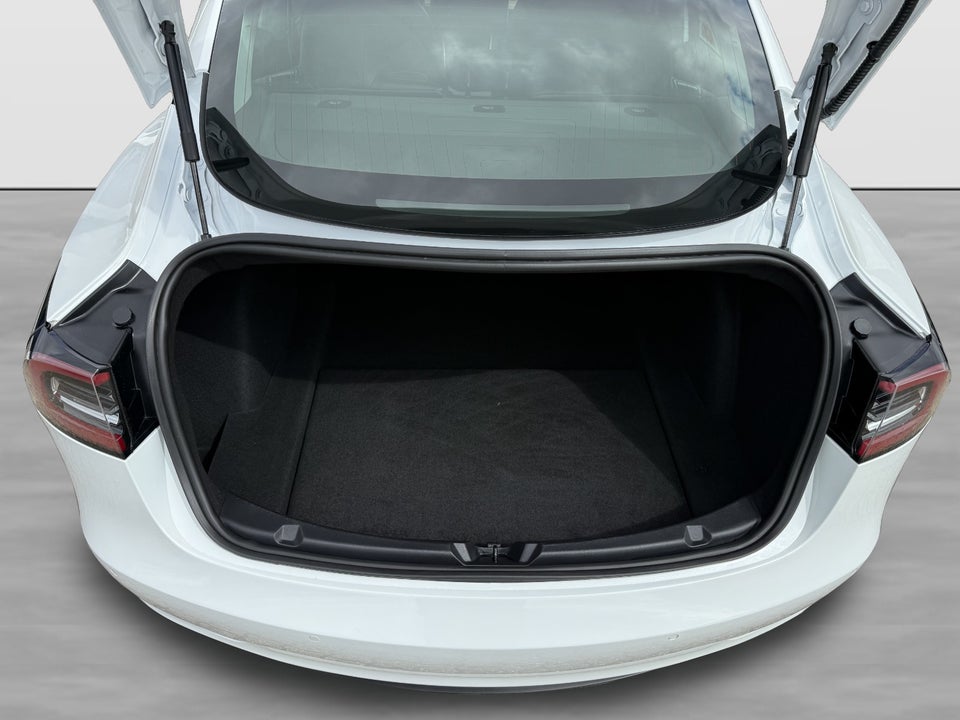 Tesla Model 3 Long Range AWD 4d