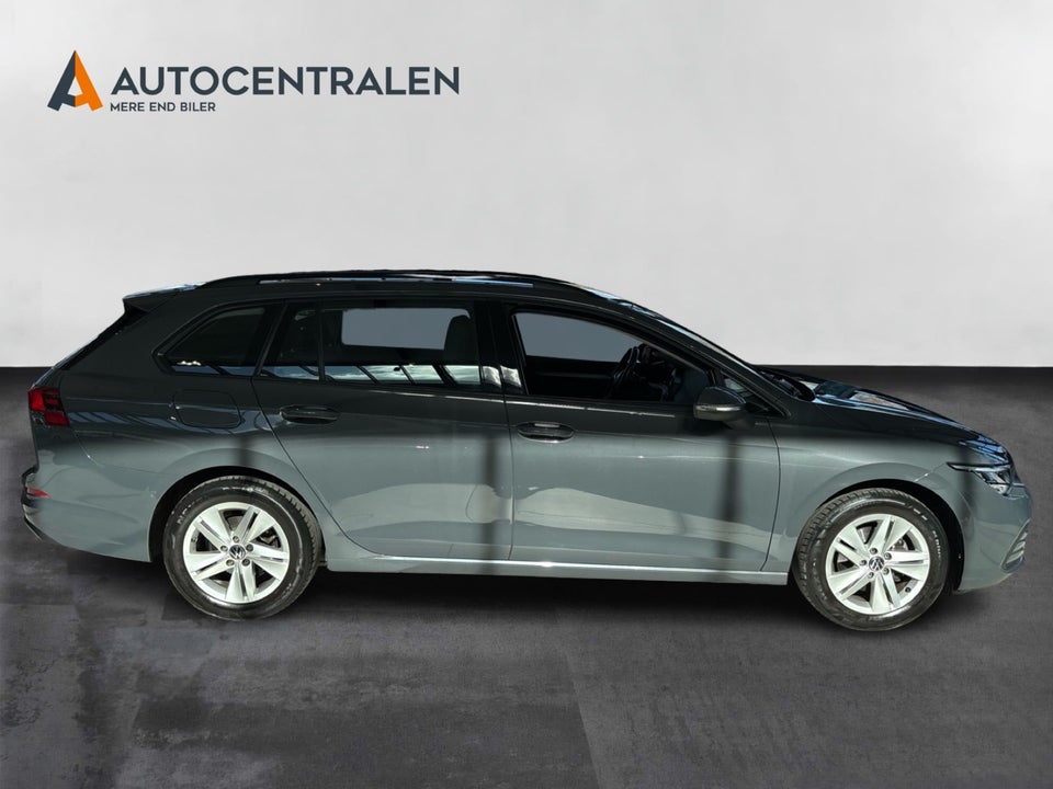 VW Golf VIII 1,5 TSi 130 Life Variant 5d