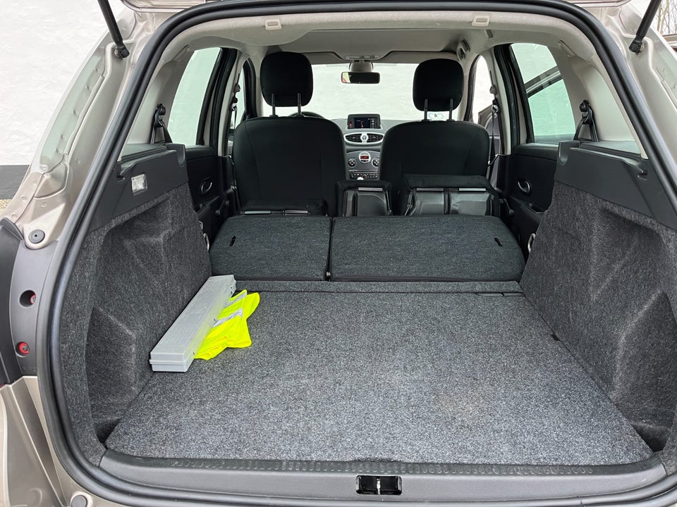 Renault Clio III 1,5 dCi 90 Expression Sport Tourer 5d