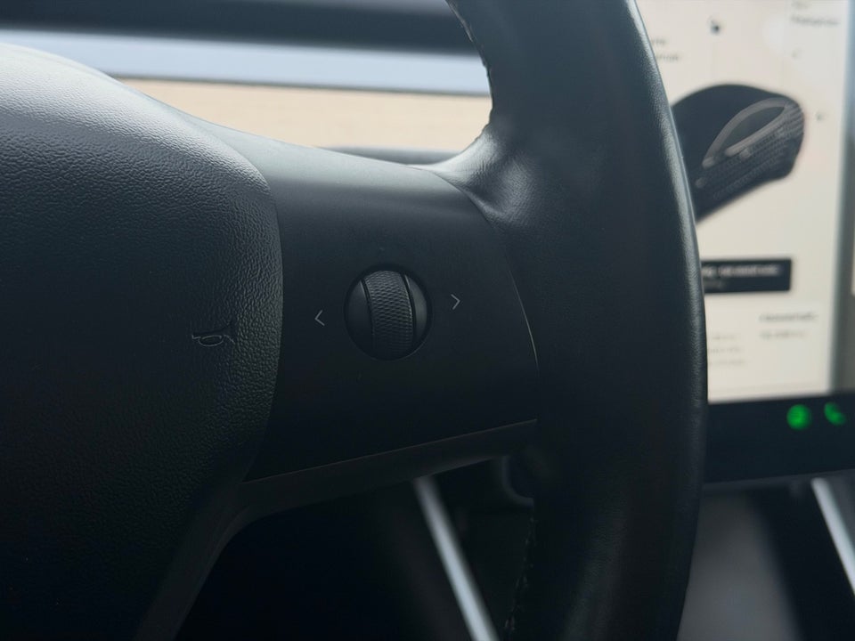 Tesla Model 3 Long Range AWD 4d