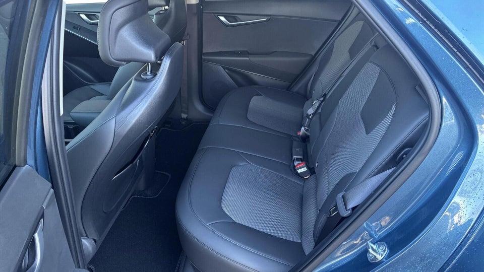 Kia Niro 64 EV Prestige 5d