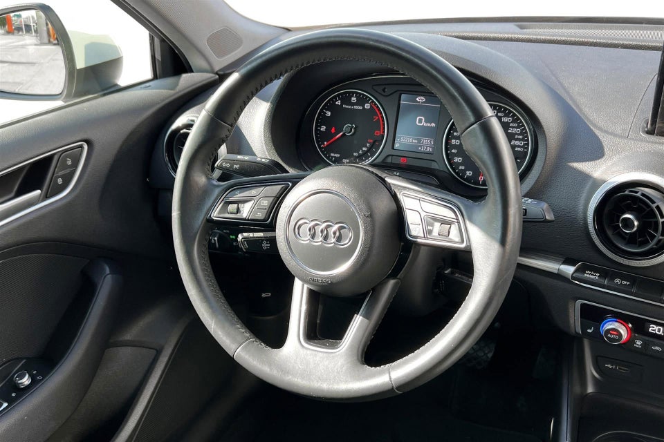 Audi A3 35 TFSi Sport Limited S-tr. 4d