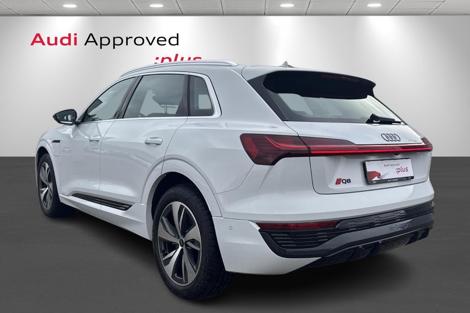 Audi Q8 e-tron 55 S-line quattro 5d