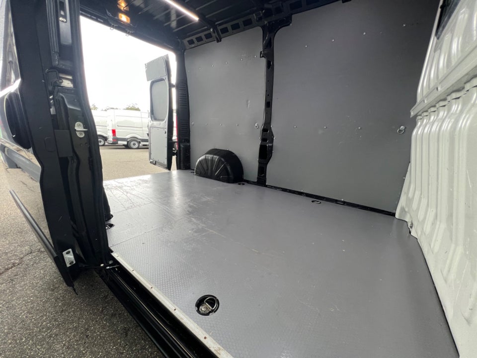 Peugeot Boxer 335 2,2 BlueHDi 165 L2H2 Premium