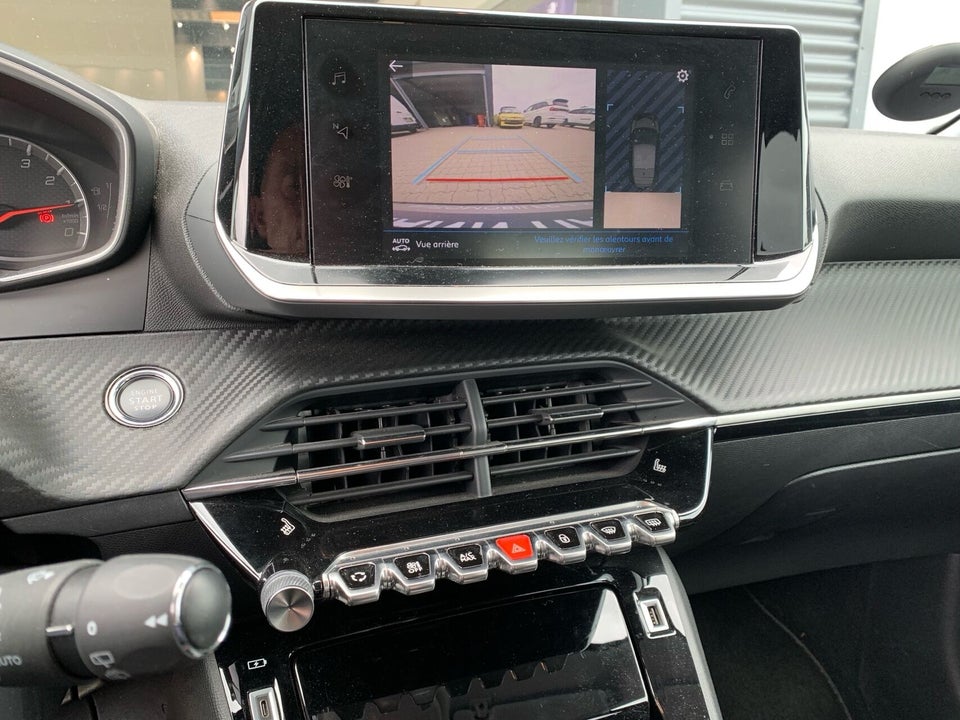 Peugeot 208 1,2 PureTech 100 Evolution EAT8 5d
