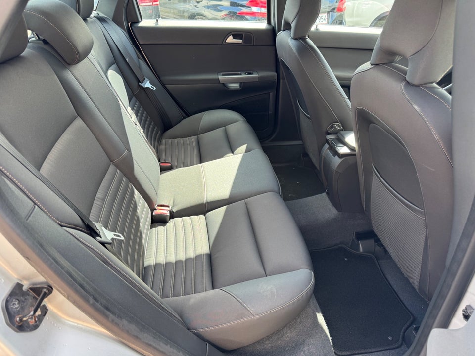 Volvo S40 1,6 D Momentum 4d