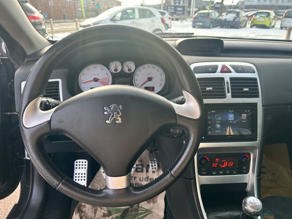 Peugeot 307 2,0 16V CC 2d