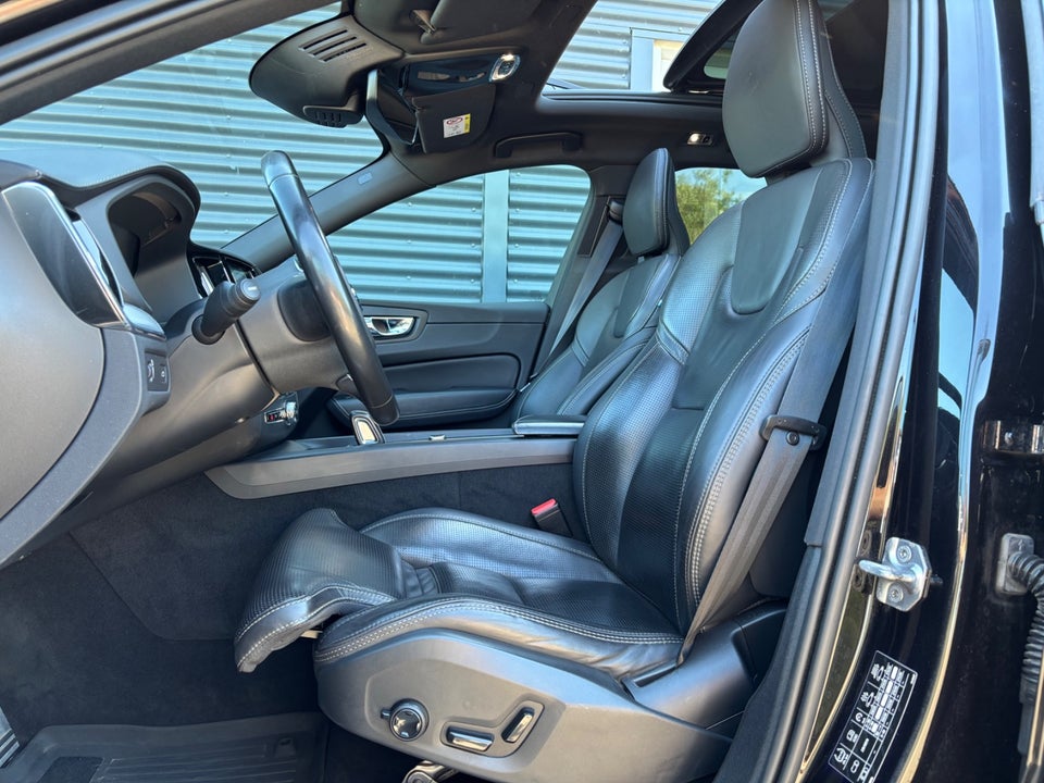 Volvo XC60 2,0 B5 235 R-Design aut. AWD 5d