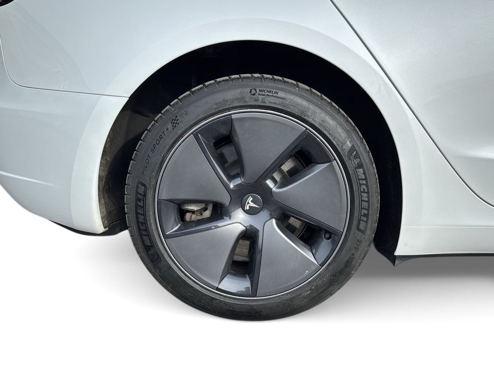 Tesla Model 3 RWD 4d