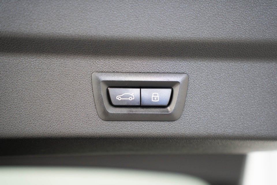 BMW iX2 eDrive20 Fully Charged M-Sport 5d