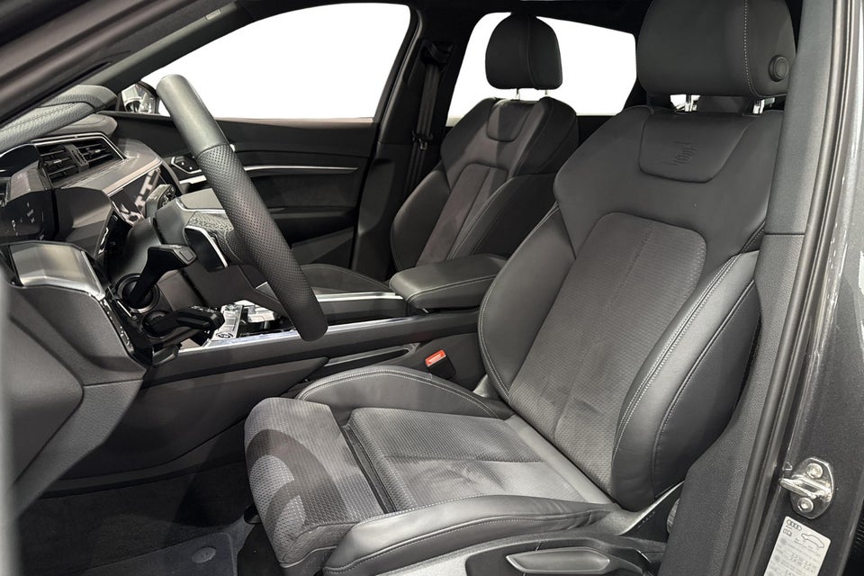 Audi Q8 e-tron 55 S-line quattro 5d