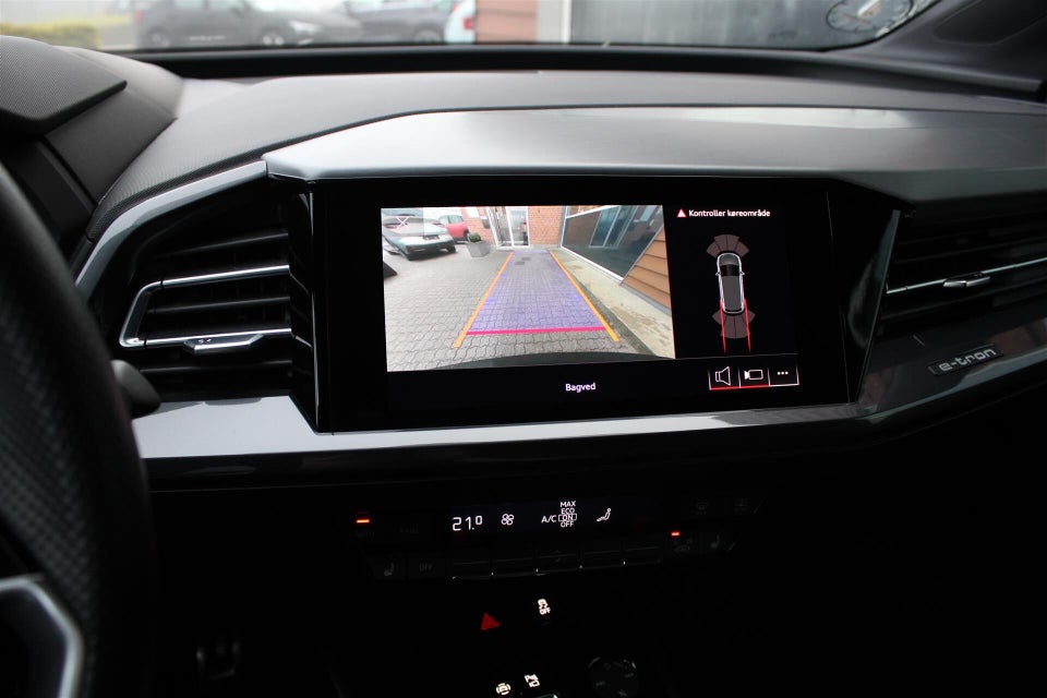 Audi Q4 e-tron 40 S-line 5d