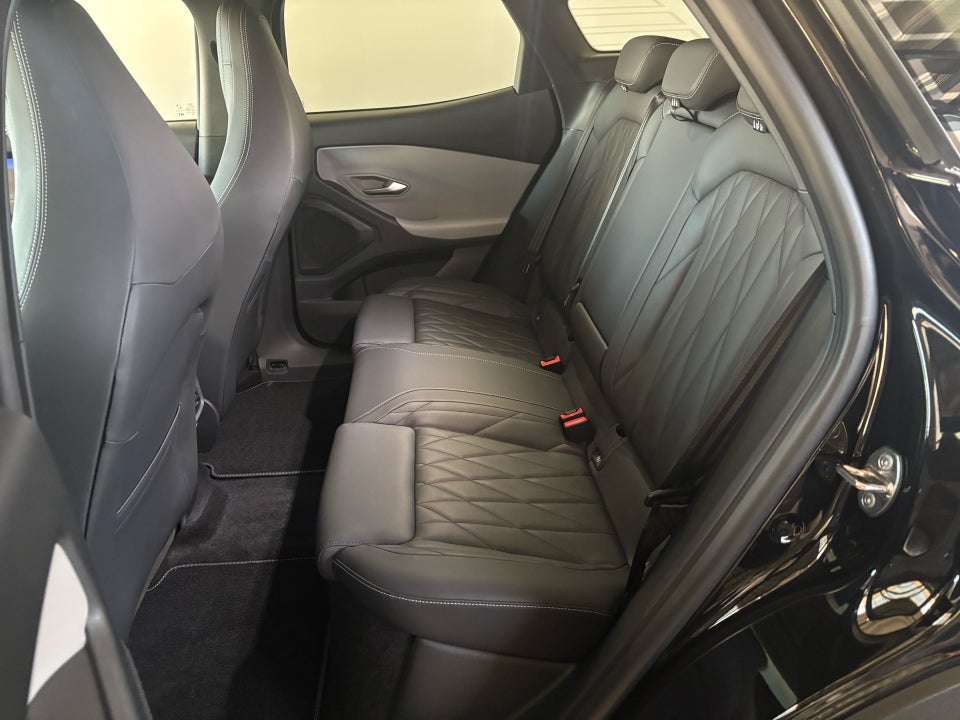 Ford Explorer 82 Premium Extended Range 5d