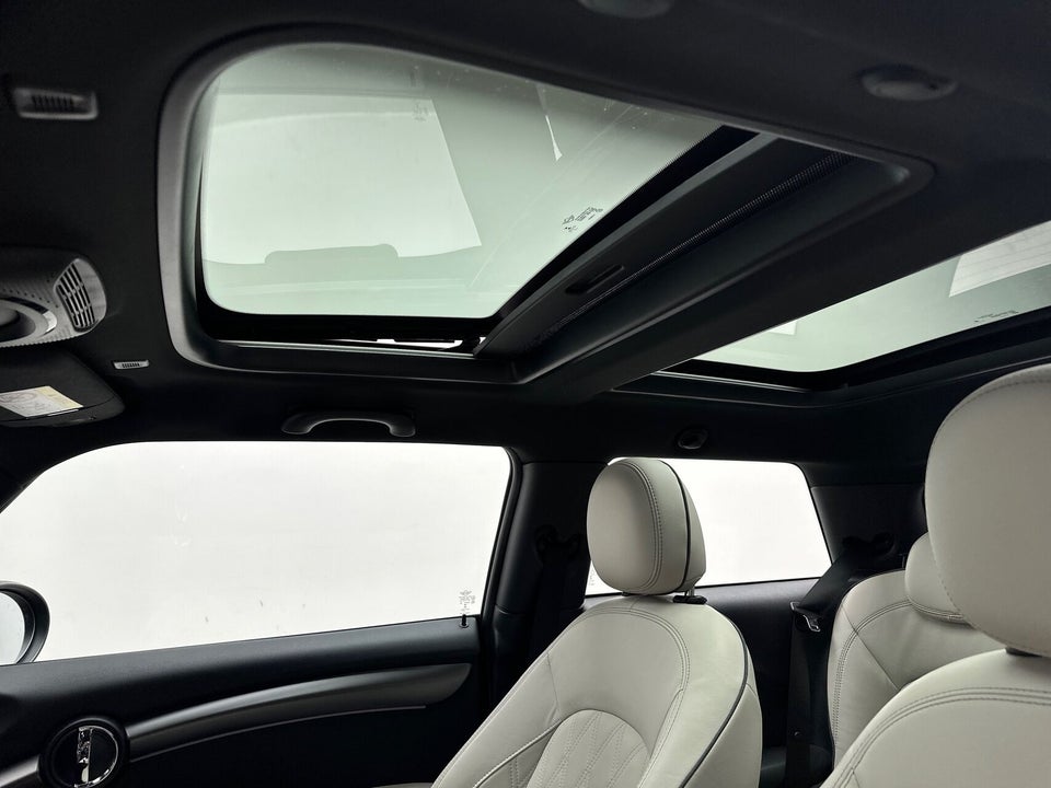 MINI Cooper SE Maximise 3d