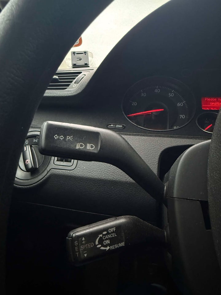 VW Passat 2,0 FSi Highline 4d