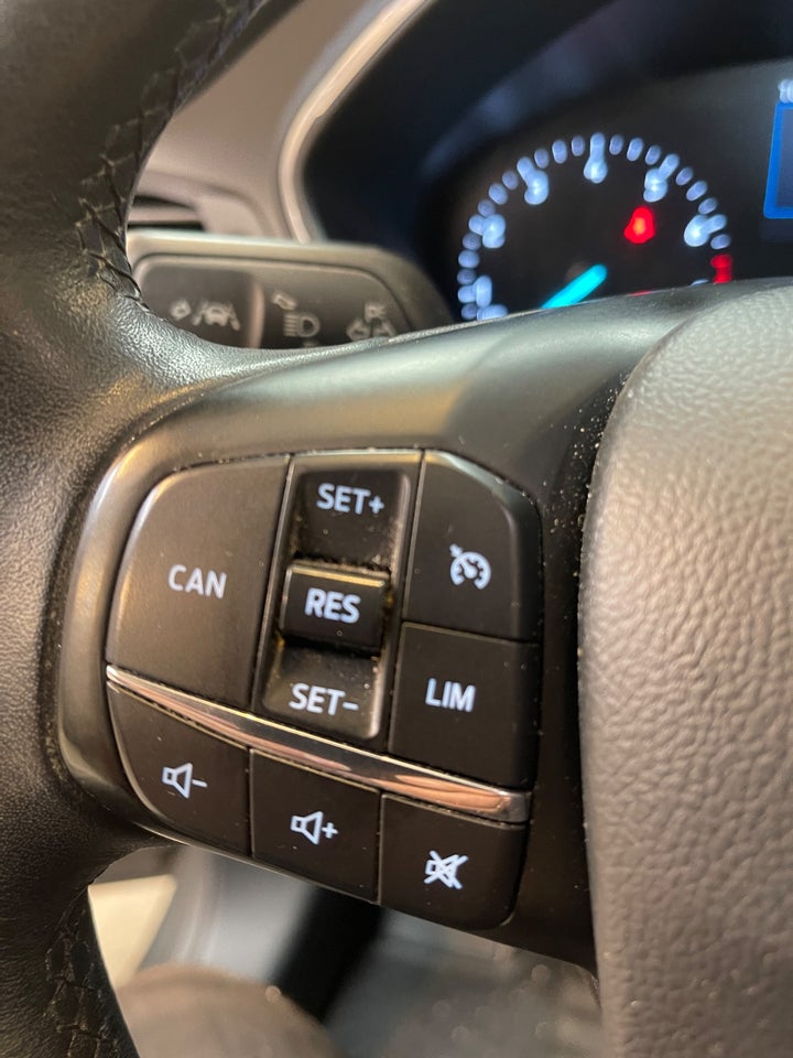 Ford Focus 1,0 EcoBoost Titanium 5d