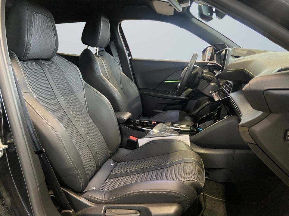 Peugeot e-2008 50 GT 5d