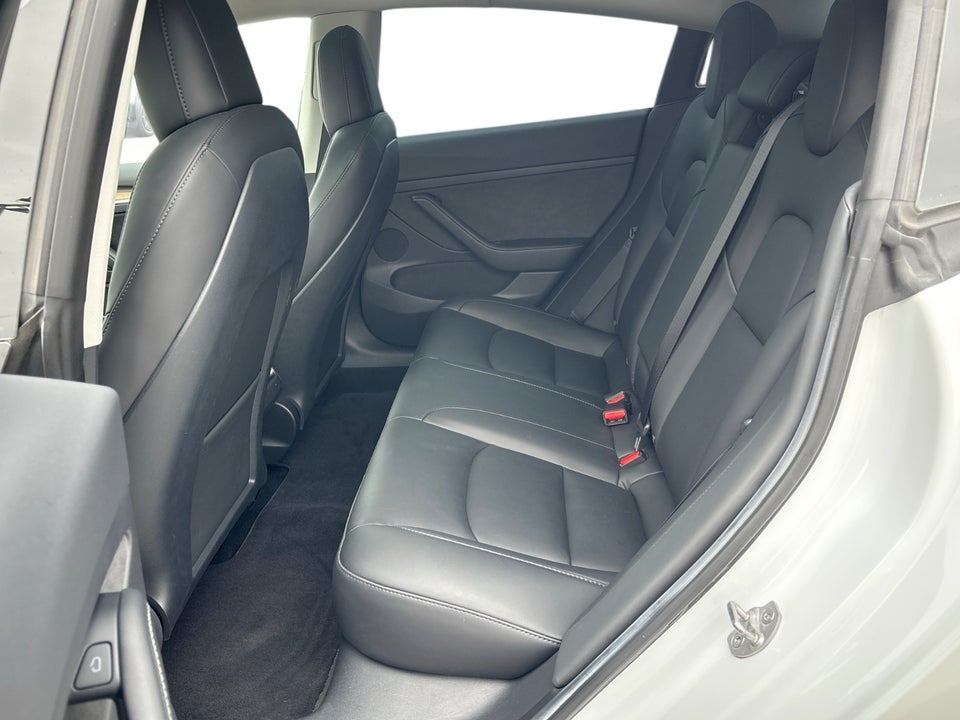 Tesla Model 3 RWD 4d