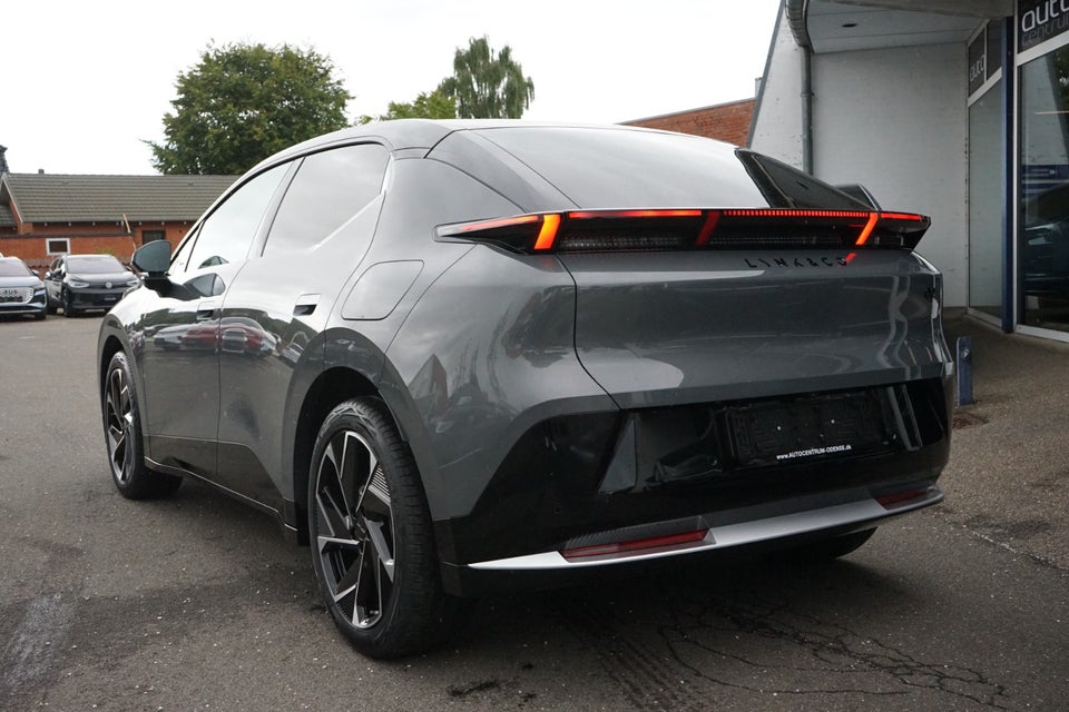 Lynk & Co 02 More 5d