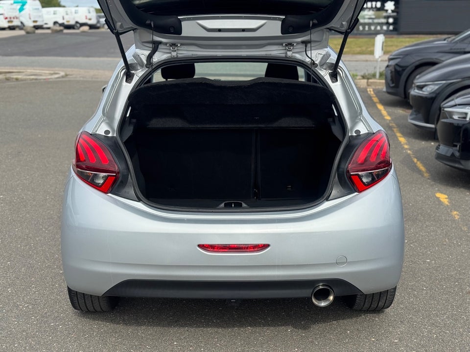 Peugeot 208 1,6 BlueHDi 100 Envy 5d