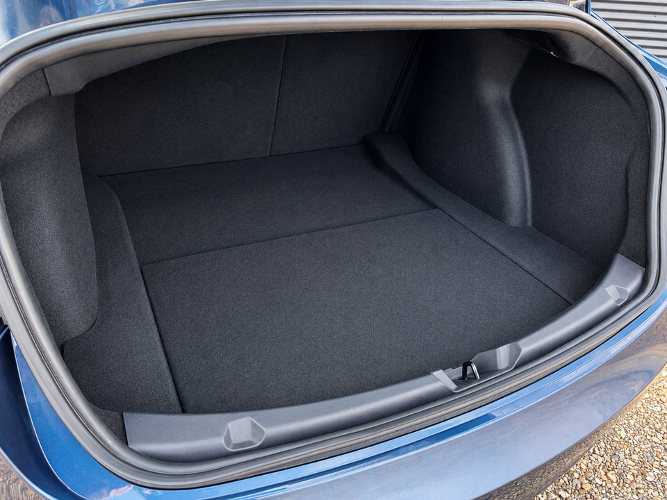 Tesla Model 3 Standard Range+ RWD 4d