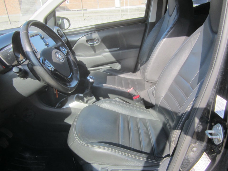 Toyota Aygo 1,0 VVT-i x-black II 5d