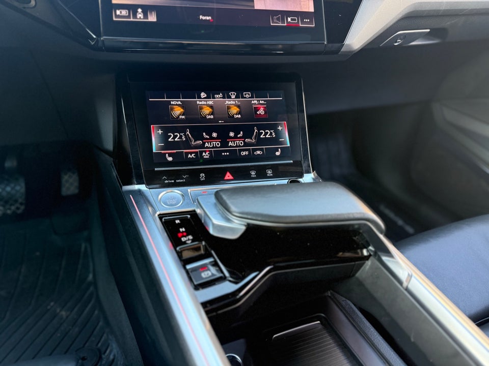 Audi e-tron 55 S-line quattro 5d