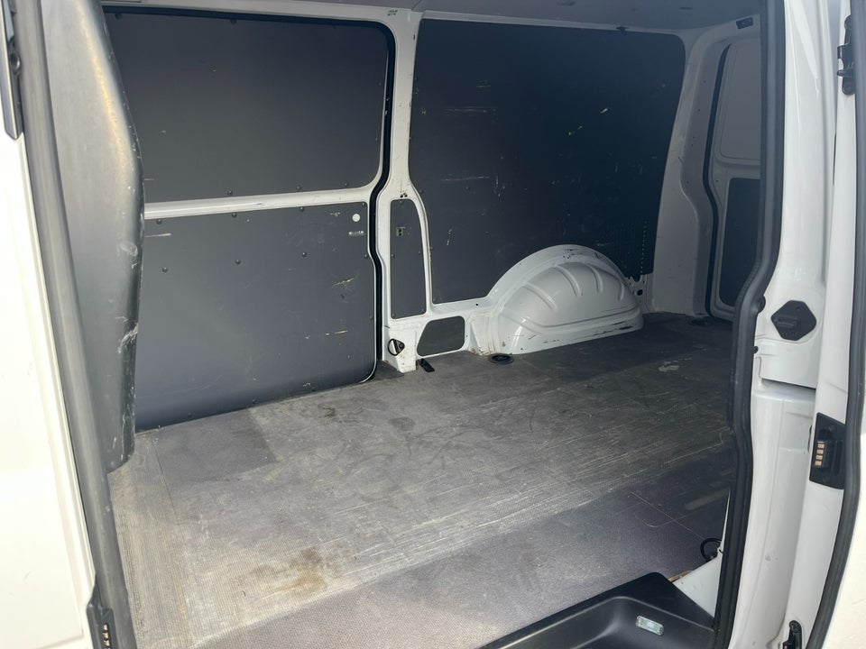 VW Transporter 2,0 TDi 150 Kassevogn lang