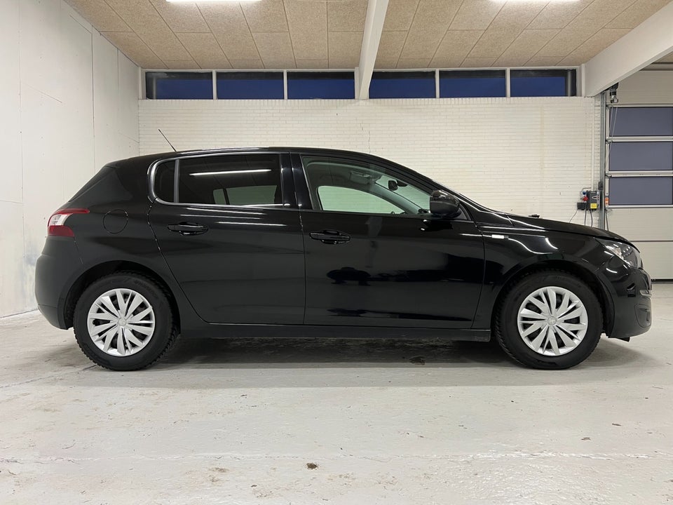 Peugeot 308 1,6 BlueHDi 120 Style 5d