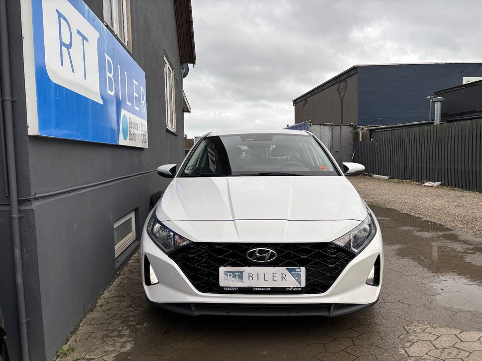 Hyundai i20 1,0 T-GDi Essential DCT 5d