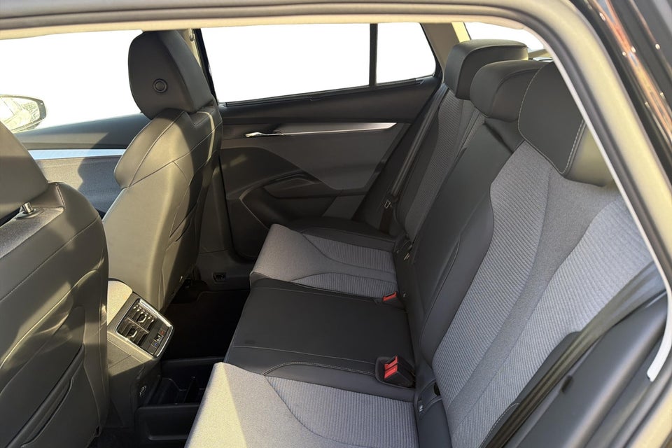 Skoda Enyaq 60 iV Premium 5d