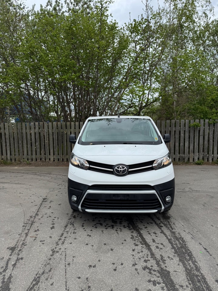 Toyota ProAce 1,5 D 120 Medium Comfort 5d
