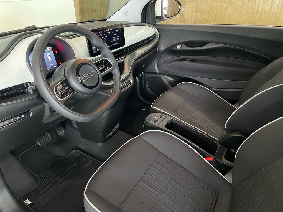 Fiat 500e 42 Icon Cabrio 2d