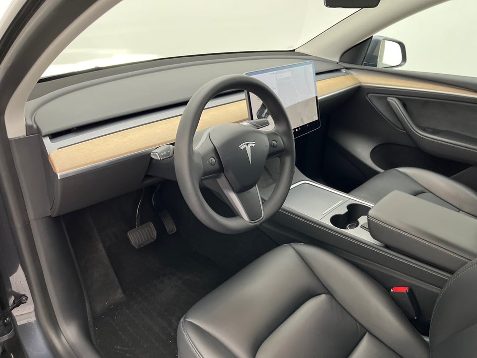 Tesla Model Y Long Range AWD 5d